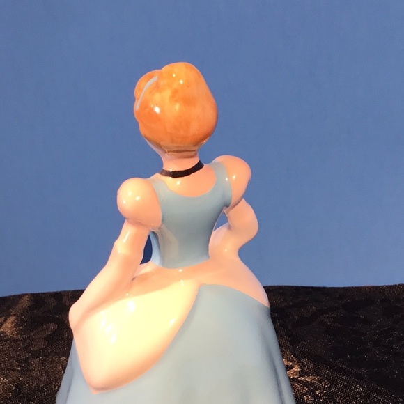 Vtg. Cinderella Disney Ceramic Figurine - Picture 5 of 16